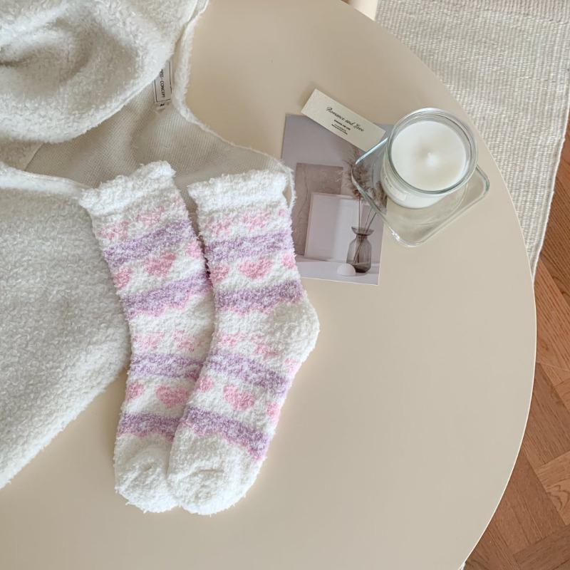 Autumn and winter new models do not shed hair coral fleece socks women's Fair Island home heating thickened sleep socks Zhuji