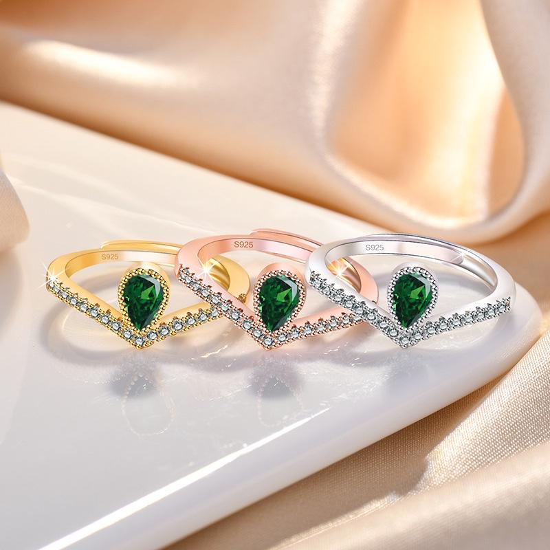 Copper Vintage Elegant Ring With Adjustable Opening Emerald Green Stone