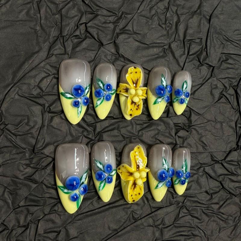 Handcrafted 3D Blueberry Floral Nail Art Tips Removable Acrylic Press-On Nails Women Small