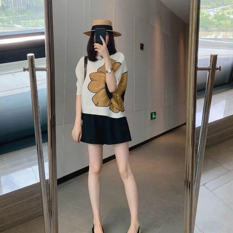 Volné ležérní temperamentní zahraniční tričko podzimní plisované potištěné tričko univerzální top kulatý výstřih krátký rukáv tričko ženy