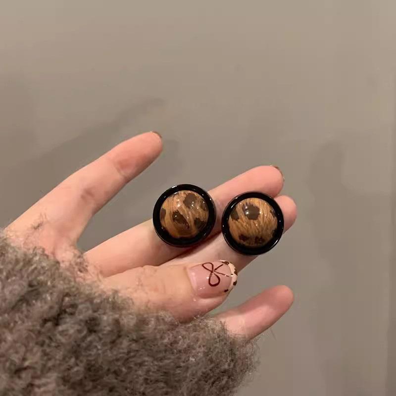 Maillard Ankara красные серьги-гвоздики с леопардовым принтом женственные серьги осень и зима уши