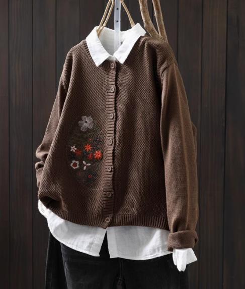 

Johnature Women Vintage Embroidery Floral Sweaters O-Neck Long Sleeve Solid Color Button Knitted Autumn Sweaters One Size темные хаки