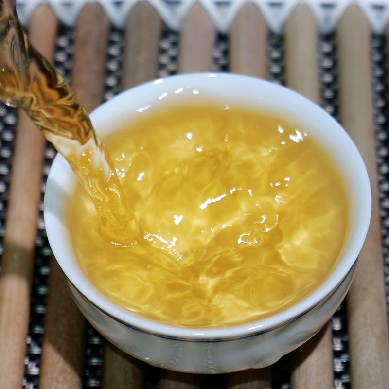 High-Quality Yunnan Tea Tree King Raw Pu'er Tea Gua Feng Zhai 357g