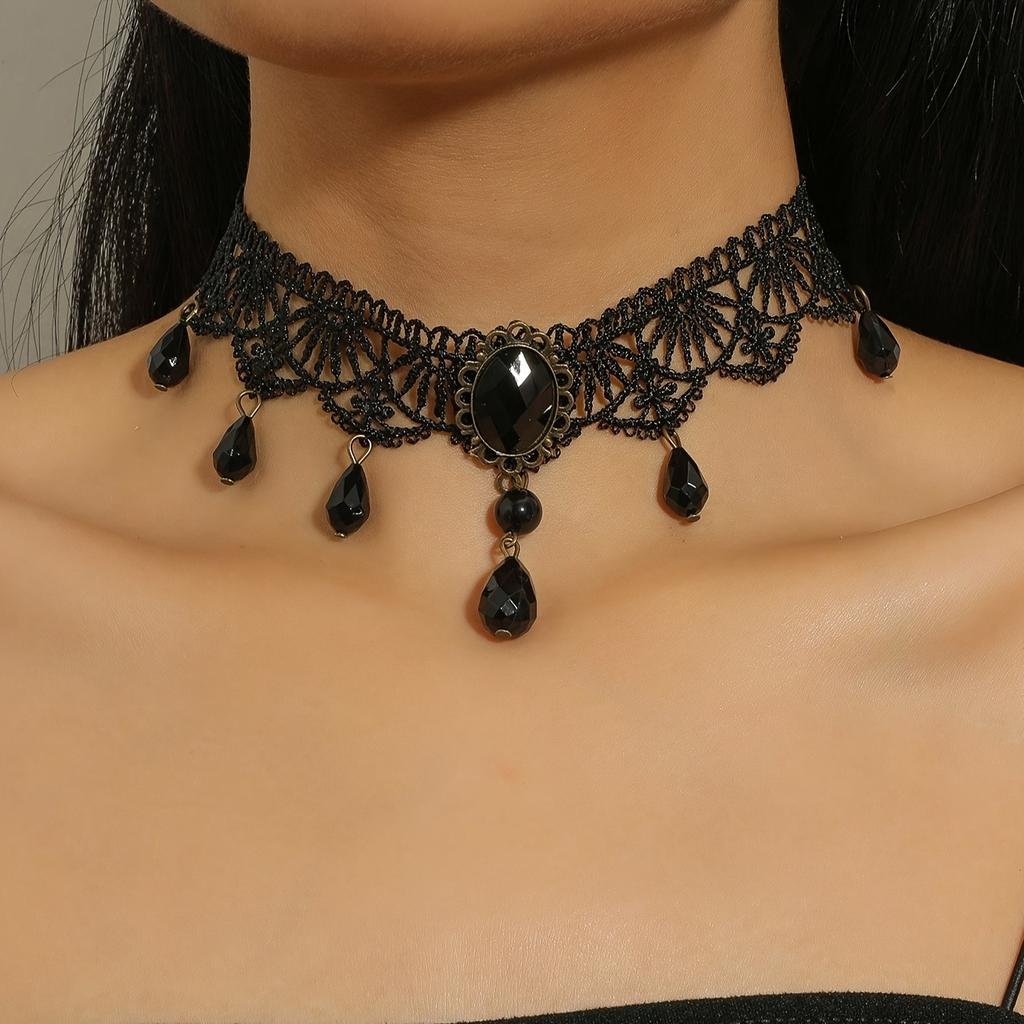 Black necklace, lace collarbone pendant, luxurious luxury necklace, hollowed out tassels, Gothic style