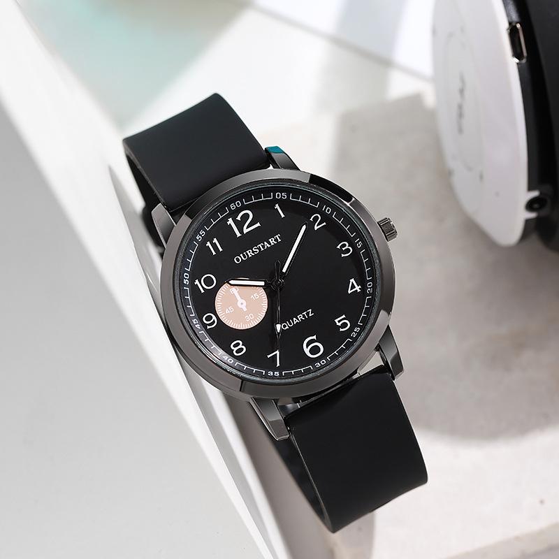 Fashionable and Luxurious Men Watches With Round Dials Business Style Silicone Straps Student Quartz Watches and Clock Gifts