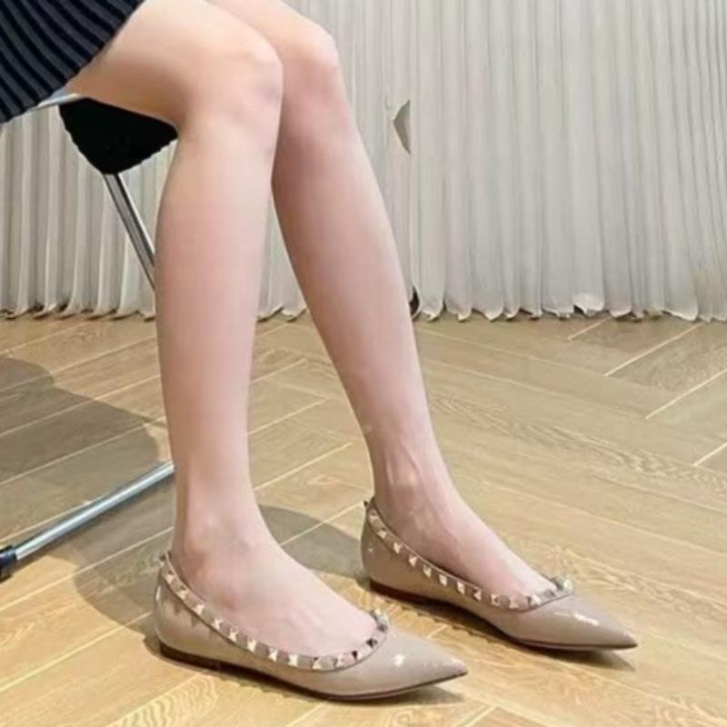 Fashion New Riveted Pointed Toe Single Shoes Riveted Patent Leather Soft Sole French Slip Feet Temperament Non-Slip Flats
