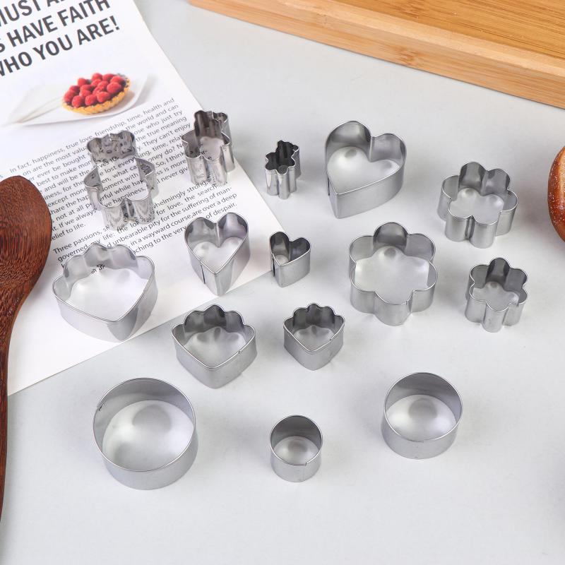 Heart Flower Cookie Cutters 3 Different Size Stainless Steel Fondant Cake Molds for Baking Dessert Kitchen Decor