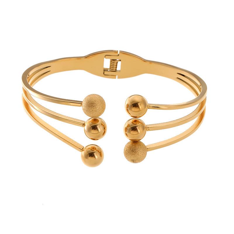 European-American Fashion Rhinestone Titanium Steel Bracelet - Non-Fading Stainless Steel, Simple Open Design.