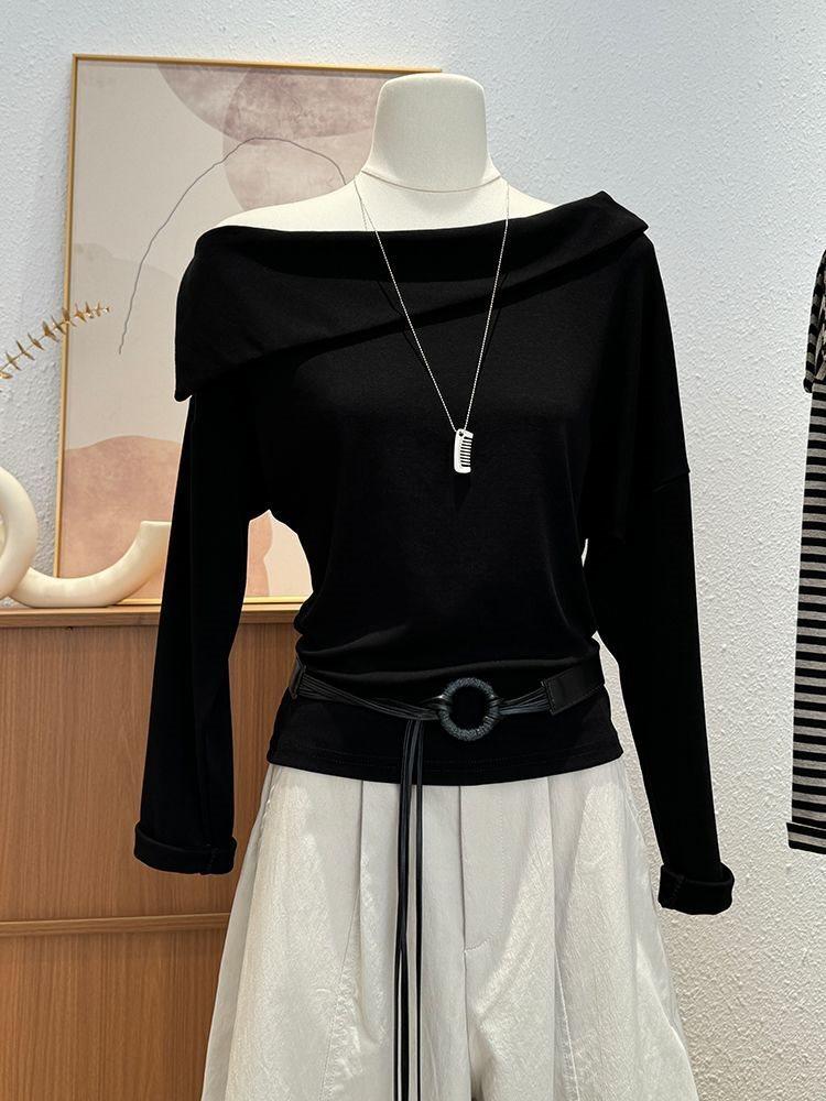 Oversized Womens T Shirt With One Shoulder Neckline And Embroidered Details For Fall 2025 Fashion