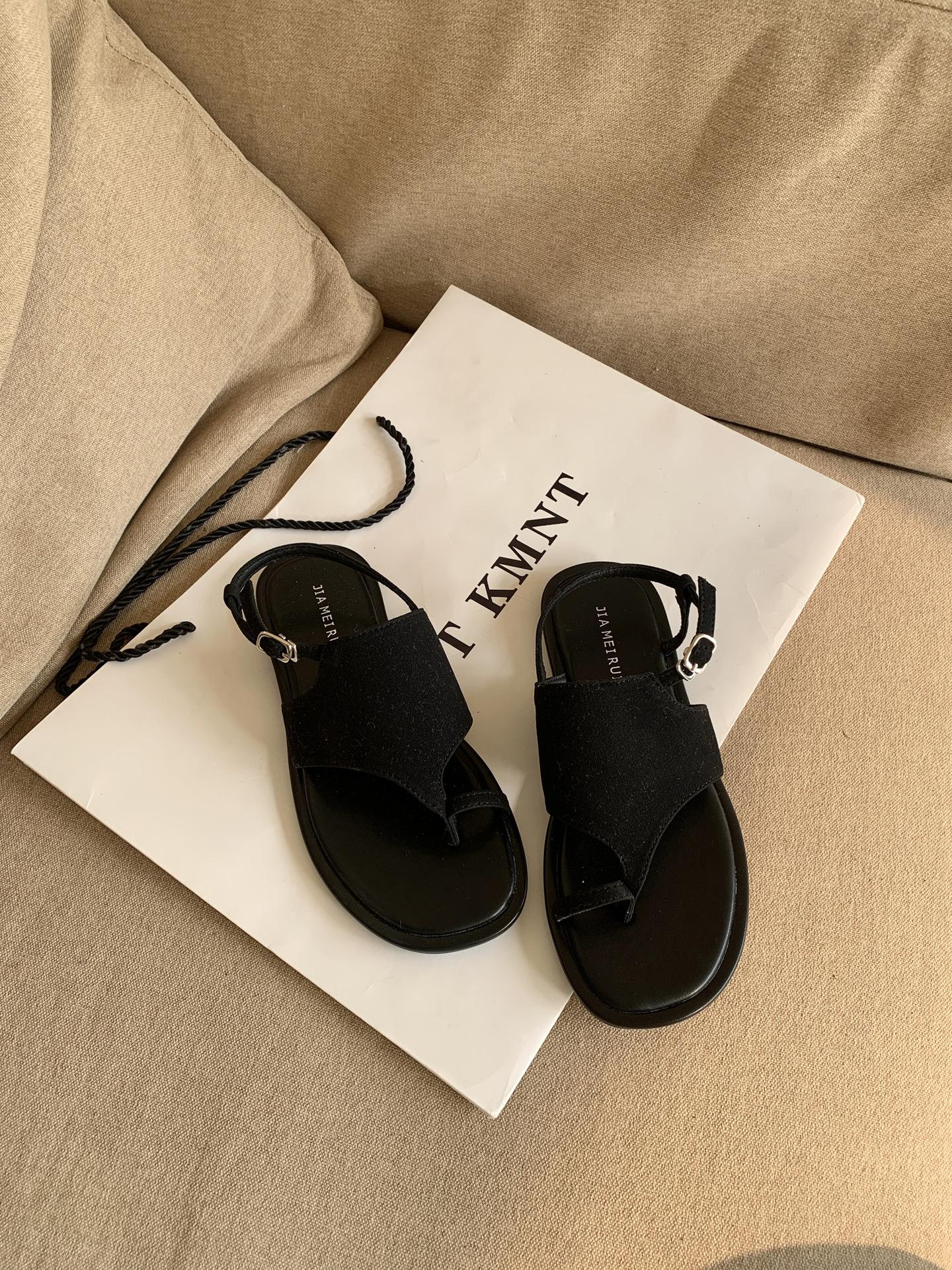 

Fashion 2025 Summer New Flat Bottom Buckle Strap Women s Sandals Casual Versatile Comfort Pinch Toe Concise Beach Sandals Women 35 чёрный