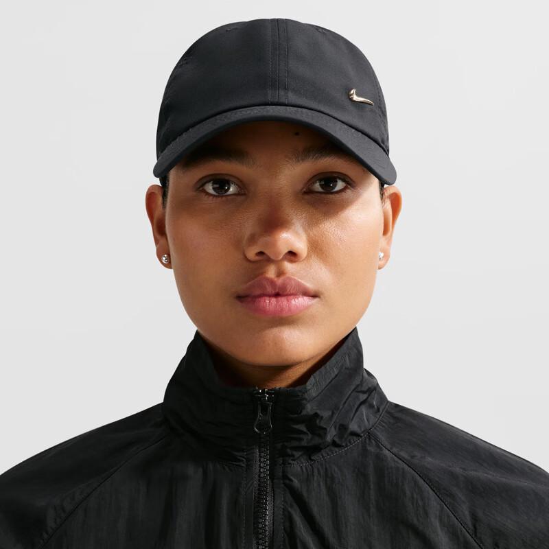 

Мужская бейсболка Nike M/L