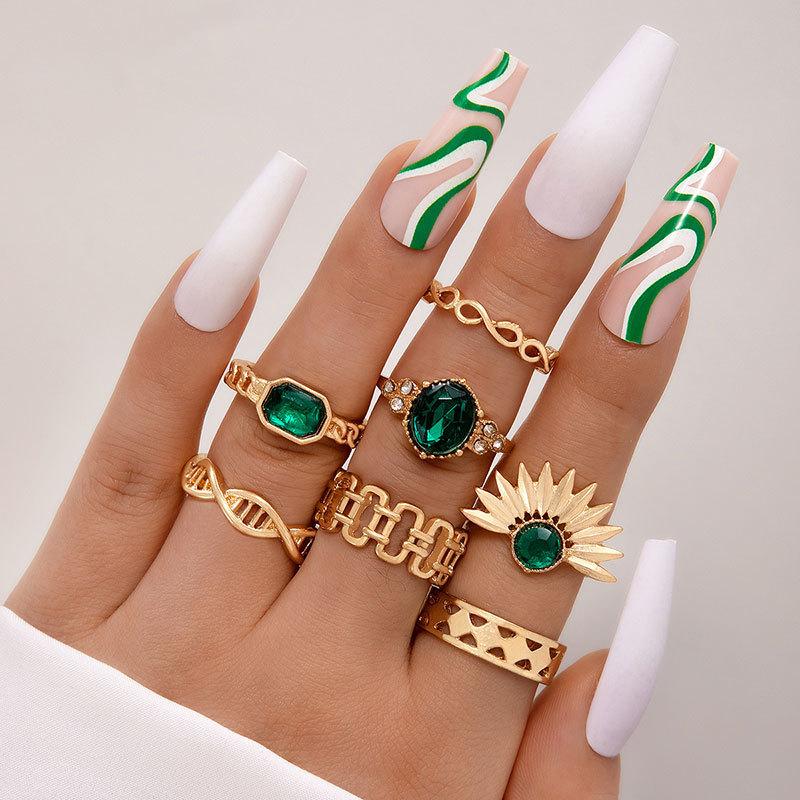 Accessories, Vintage Metal Imitation Emerald Diamond Set Love Snake Multi-piece Ring Set