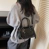 Autumn and winter new women's messenger bag niche casual personalized pillow bag fashionable texture simple shoulder bag