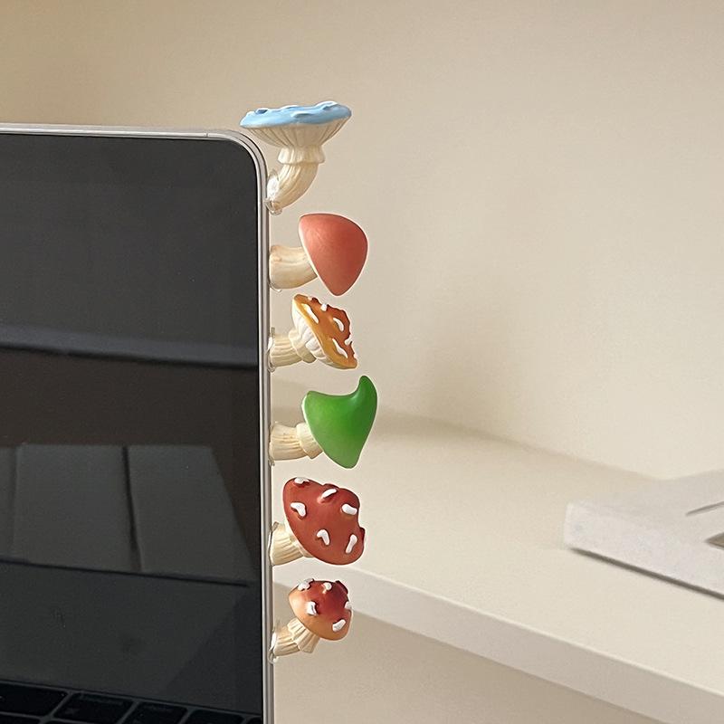 Silk Flower Mushroom Screen Decor: Office Desktop Decompression Ornament