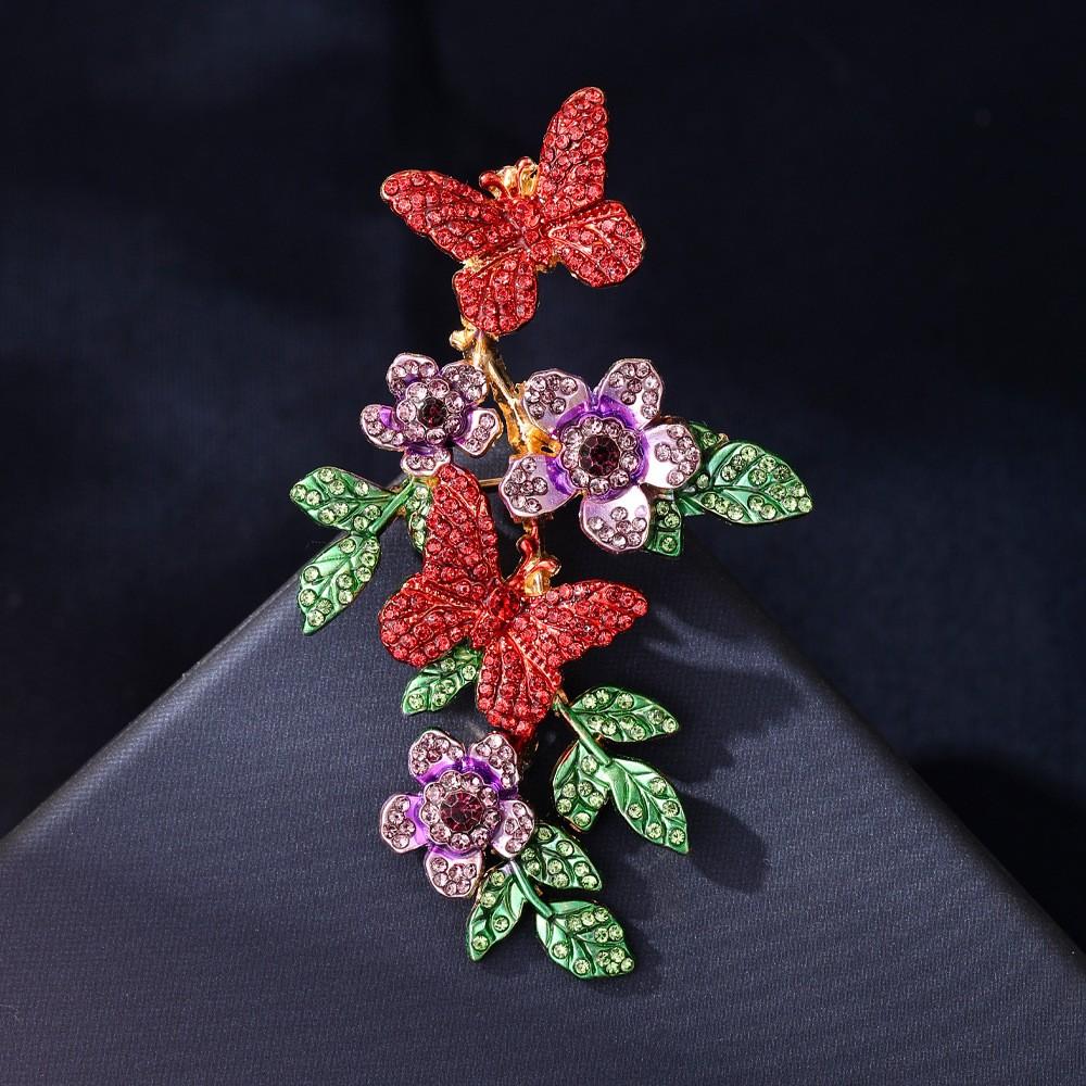 

Flower And Butterfly Brooch, Elegant Accessory, Coat Pin, Versatile And Fashionable Brooch one size білий