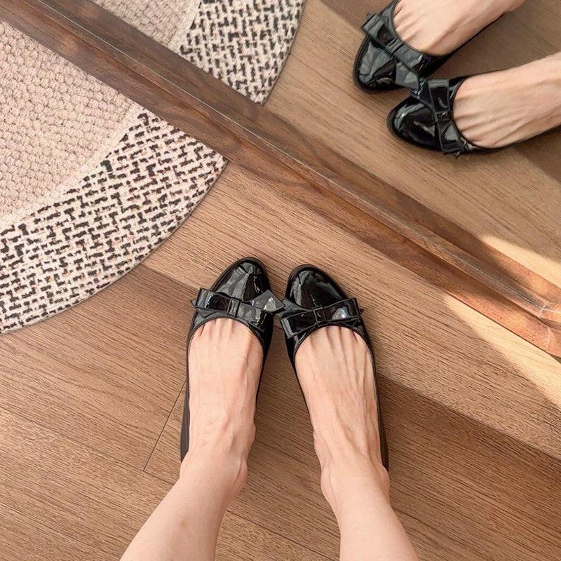 Miu home~ inner height increase patent leather bow light mouth round head single shoes women's new shoes versatile flat shoes
