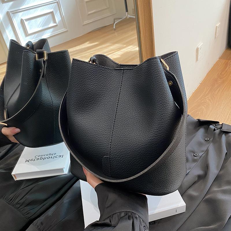 Commuter Versatile Solid Color Bag Women's New Retro Fashion Bucket Bag Niche High-end Casual Shoulder Bag