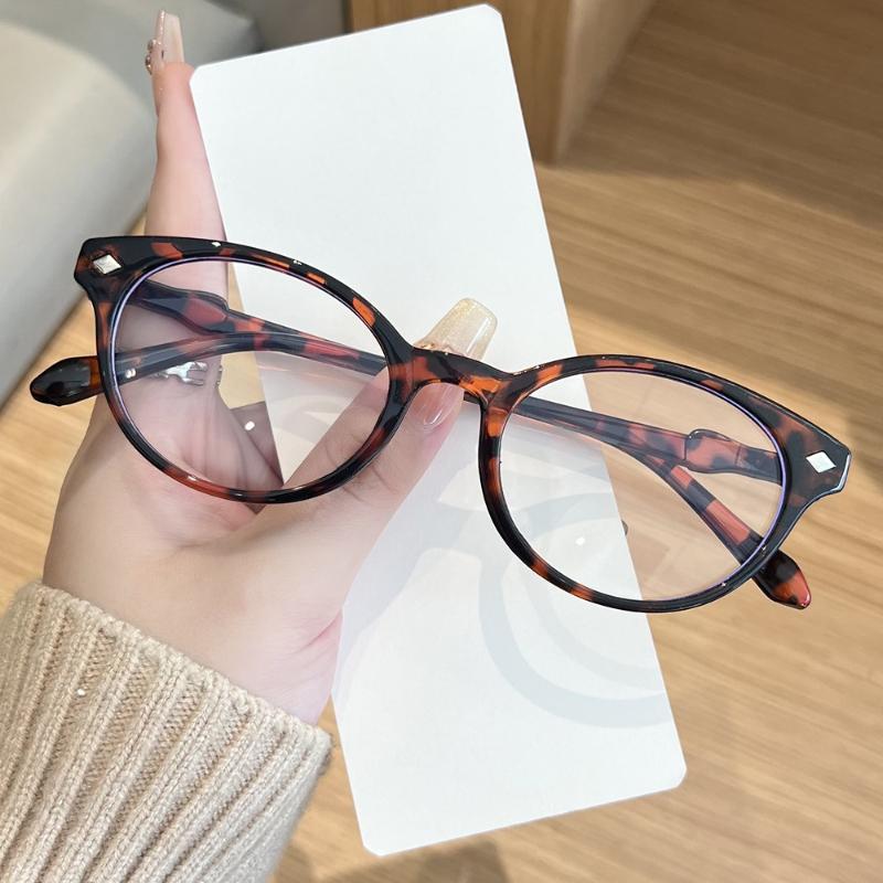 Retro and Minimalist Oval Eyeglass for Men and Women Frame Fashion Trendy Anti Blue Light Glasses Reading Eyewear Transparent Lenses