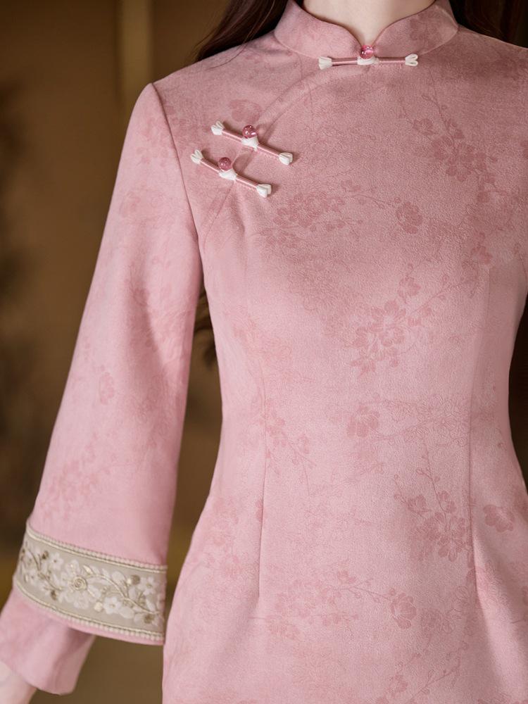 Elegant Powder-Color Qipao - Women's 2025 Autumn Ladylike Daily Wear