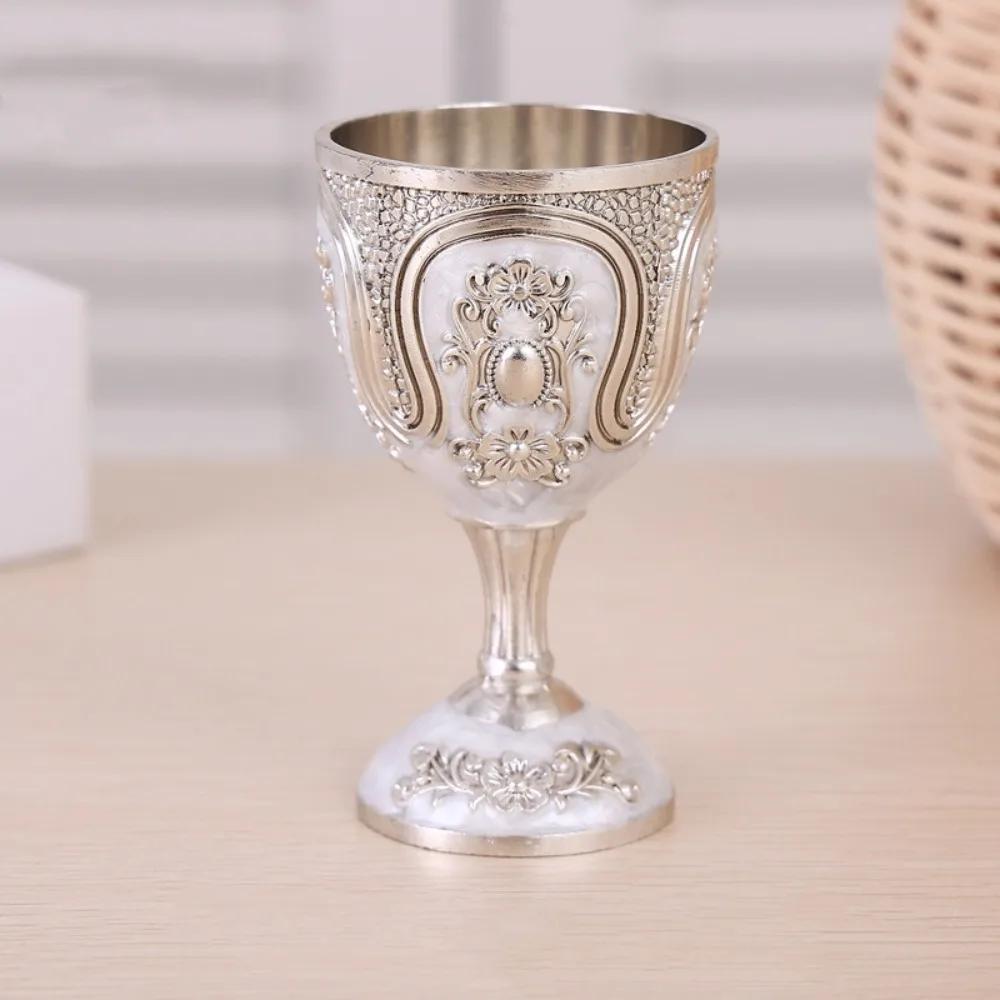 Nieuw Vintage Wijnglas Klassiek Metalen Drinkgerei Kelk Europese Stijl Witte Wijnkop Familie Vriend Buur Cadeau