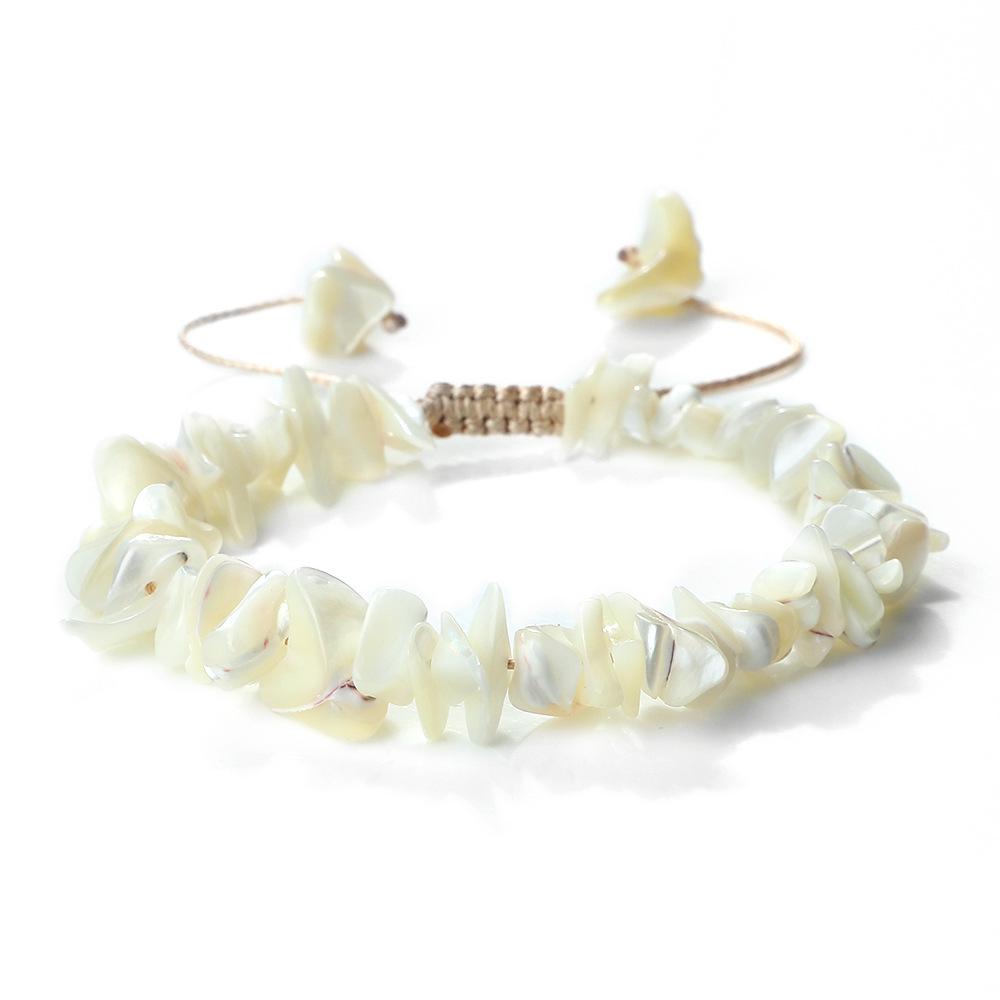 Handgefertigtes Perlenseil-Armband mit unregelmäßigen Muschelsplittern - Verstellbar für Damen