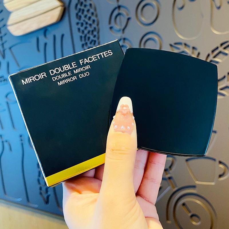 

Двустороннее портативное зеркало для макияжа Xiaoxiang: Компактный, стильный и складной для свадеб