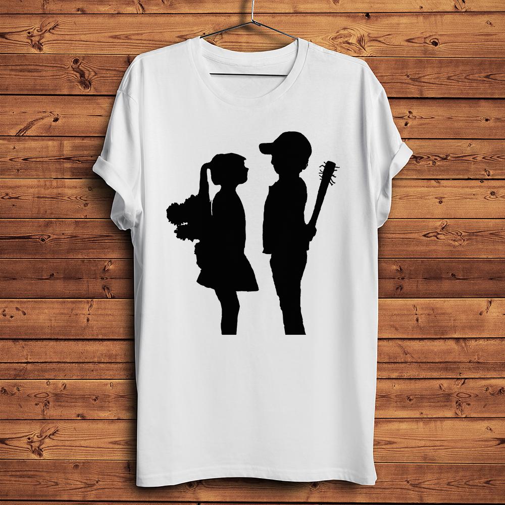 

Banksy Graffiti Art Love Is In The Air FLOWER BOMBER Funny Tshirt Unisex White Casual T Shirt Unisex Streetwear Tee nosticker 4XL