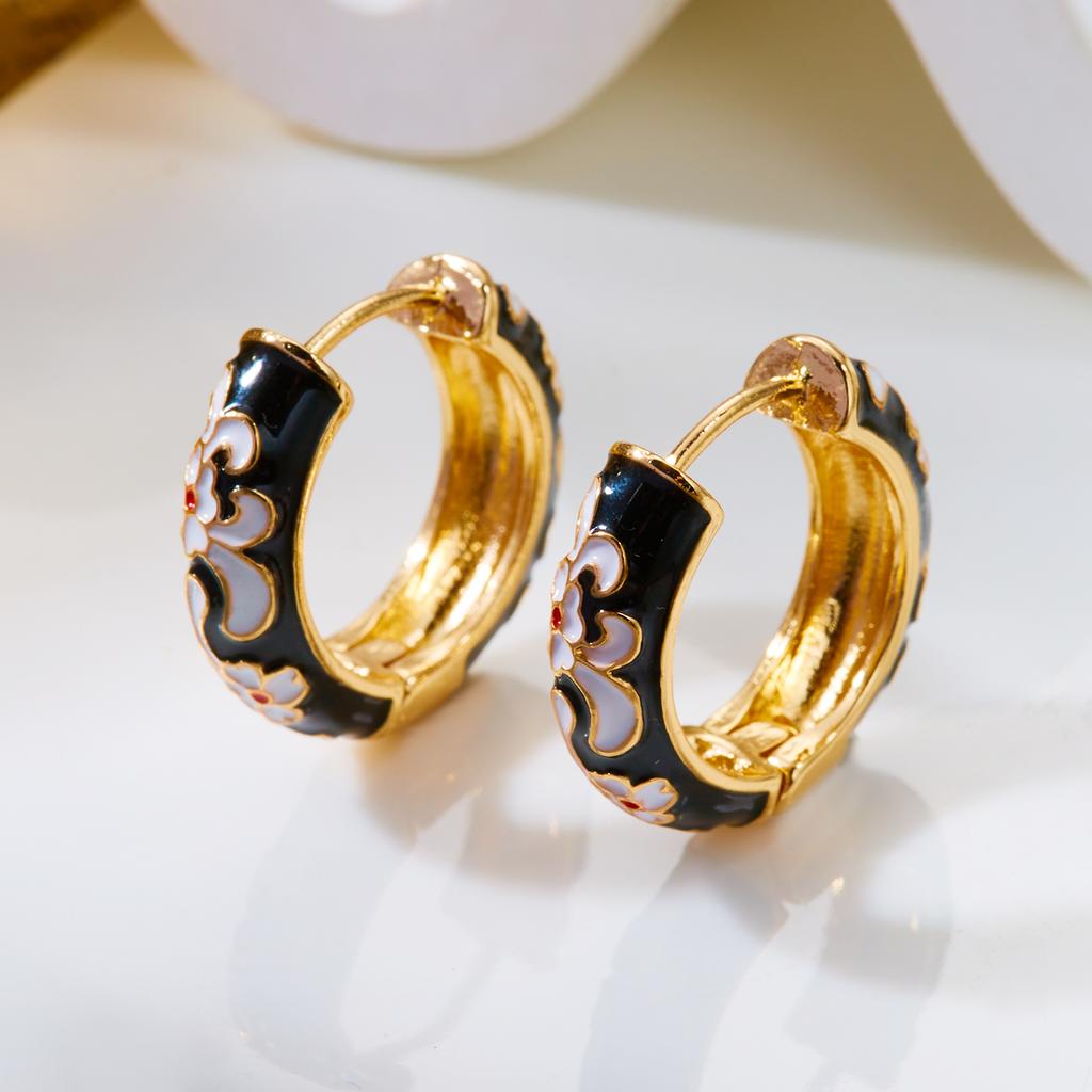 Vintage Colorful Enamel Daisy Chunky Hoop Earrings Gold Flower Circle Huggie Earrings For Women Party Jewelry