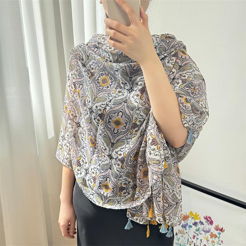 Winter Bohemina Ethnic Floral Viscose Shawl Wrap Lady Thin Scarves Fashion Tassel Pashmina High Quality Foulard Hijab Sjaal