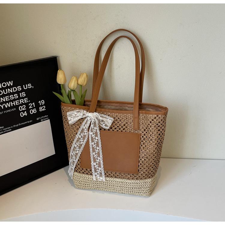 Leisure Shoulder Bag for Commuting, Large Capacity for Beach Vacation and Beach Use