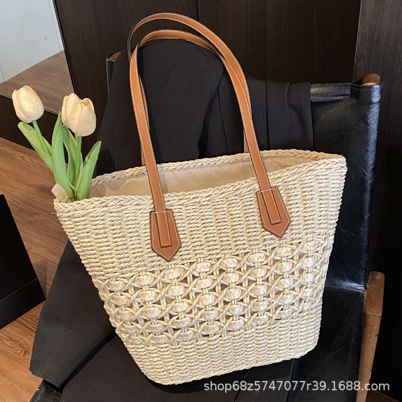 2025 New Korean Versatile Large-Capacity Hollow Straw Bag New Summer Simple Commuter Women's Bag Woven Shoulder Bag