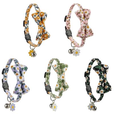 Sollbruchhalsband Halsband mit Blumendruck für Katze Frühling Outdoor-Fotografie