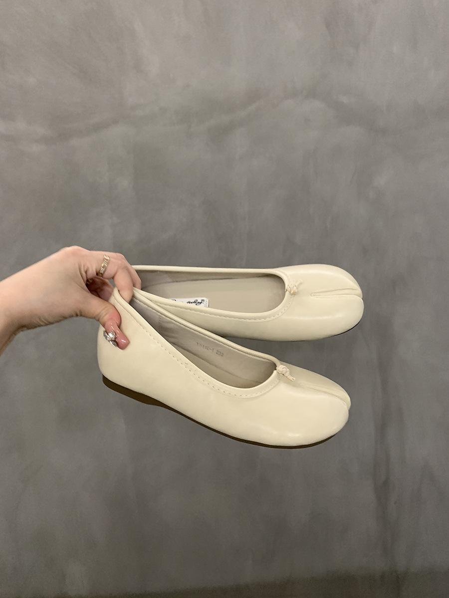 

Модная обувь таби ниндзя Новые женские удобные балетки из микрофибры с раздельным носком Мягкая подошва Лоферы Краткие женские мокасины-топсайдеры 40 белый