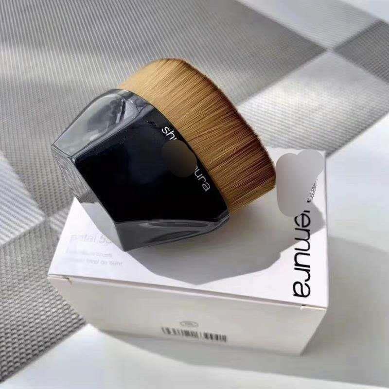 

Уэмура Мэджик Нет. 55 Кисть для тональной основы и рассыпчатой пудры, черная, высокой плотности чёрный