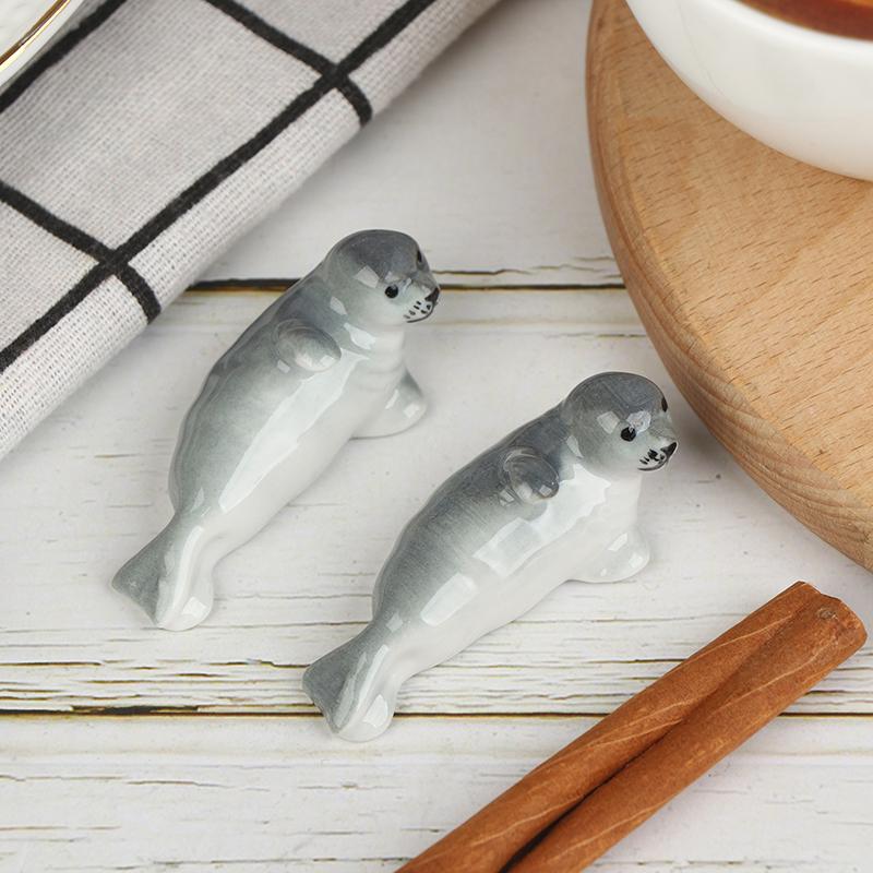 2Pcs Ceramic Little Sea Lion Seal Design Chopstick Holder Household Decor Chopstick Rest Pillow Kitchen Tableware