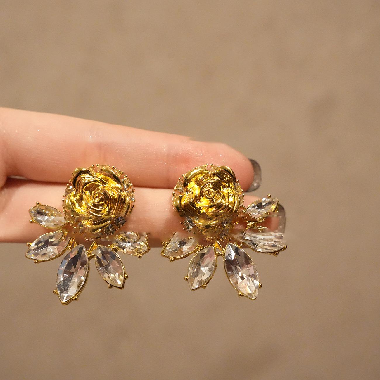 

Серьги-листья, серьги в стиле ретро Гонконг, нишевые дизайнерские серьги, серьги класса люкс с высоким темпераментом, женские