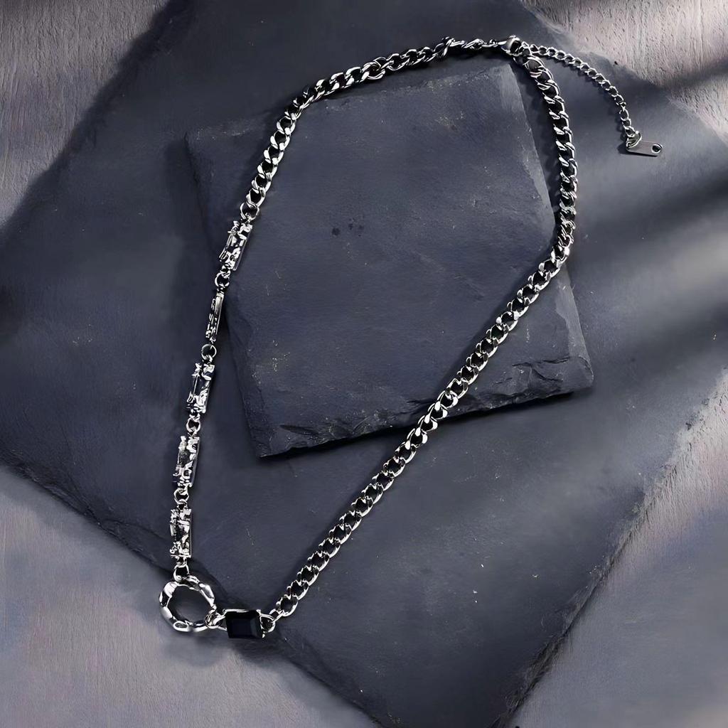 Irregular Circle Couple Necklace: Unisex Cold Style Clavicle Chain Hip Hop Design for Women