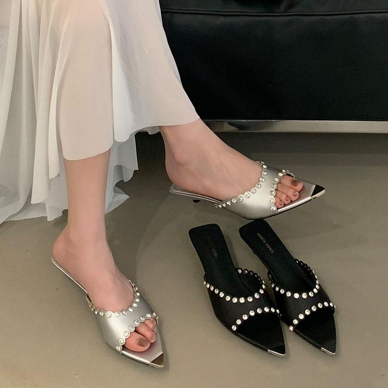 Fashion Fashion Luxury Rhinestones Women Low Heel Slippers Sandals Shoes Female Pointed Toe Footwear Ladies Heeled Slippers Slides Shoes