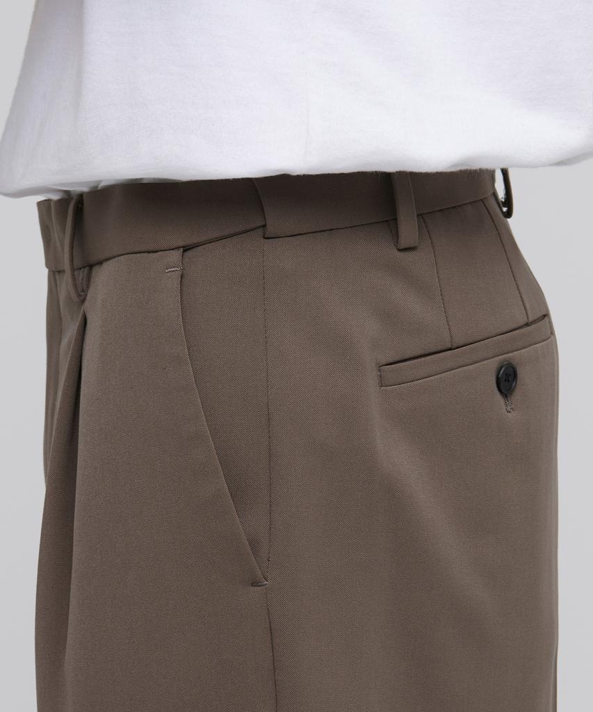 Musinsa Standard Loose Tapered Hidden Banding Crop Slacks [Light Brown]