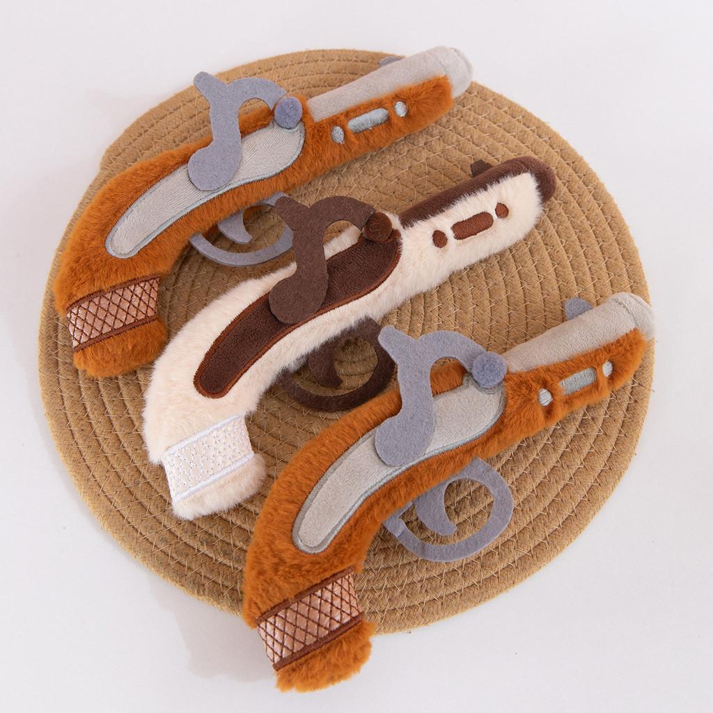 Cartoon Plush Gun Toy With Pp Cotton Filling For Collectors And Kids