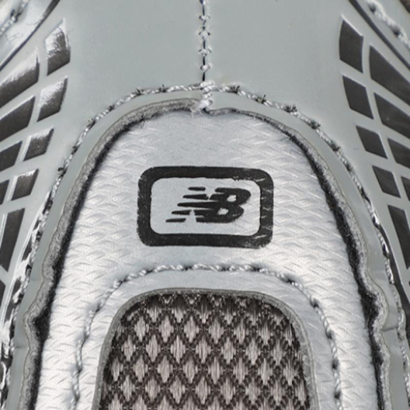 New Balance 740 Metallic Dark Grey