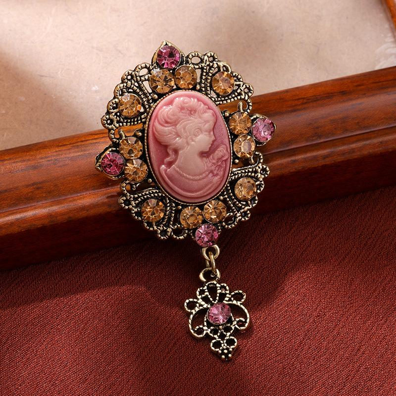 New beautiful head pendant brooch retro court style alloy diamond accessories pin high-end corsage