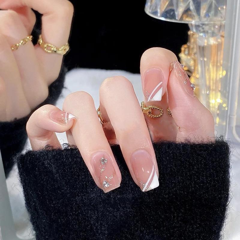 

Glitter Nude Crushed Diamond False Nail Tips for Gentle Temperament Glue Edition