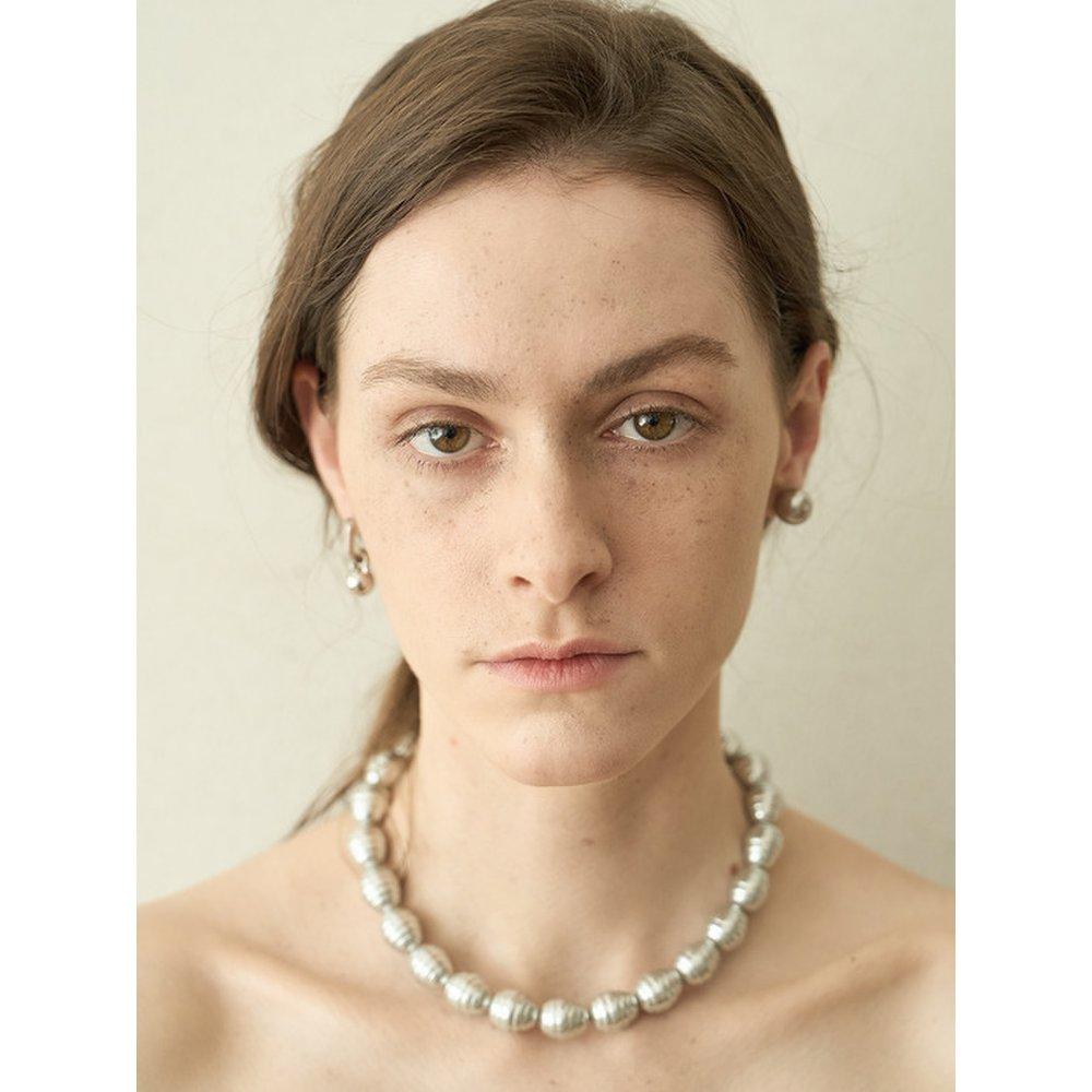 

Silver Silkworm Pearl 45cm