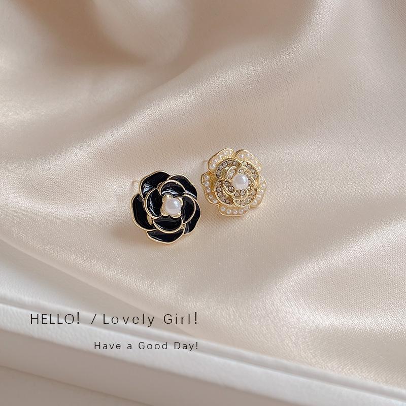Korean Style Fashion Pearl Camellia Earrings For Women Girls Crystal Pendant Jewelry Lady Trendy Vintage Accessories Ear Rings