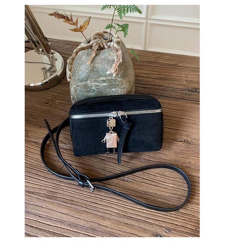 

Niche design matte small bag new temperament simple fashion trendy portable temperament shoulder bag чёрный