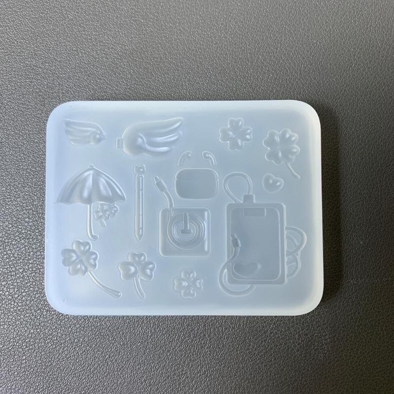 Silicone Mold Clovers Shaped Accessories Mould Unique Epoxy Resin Jewelry Making Molds for Crafting Enthusiasts