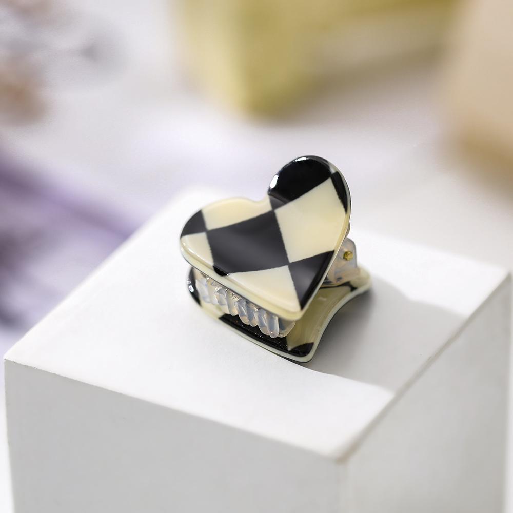 2023 Black and White Small Hair Claws Women's Fashion Temperament Hair Can Clip Elegant Hair Accessories