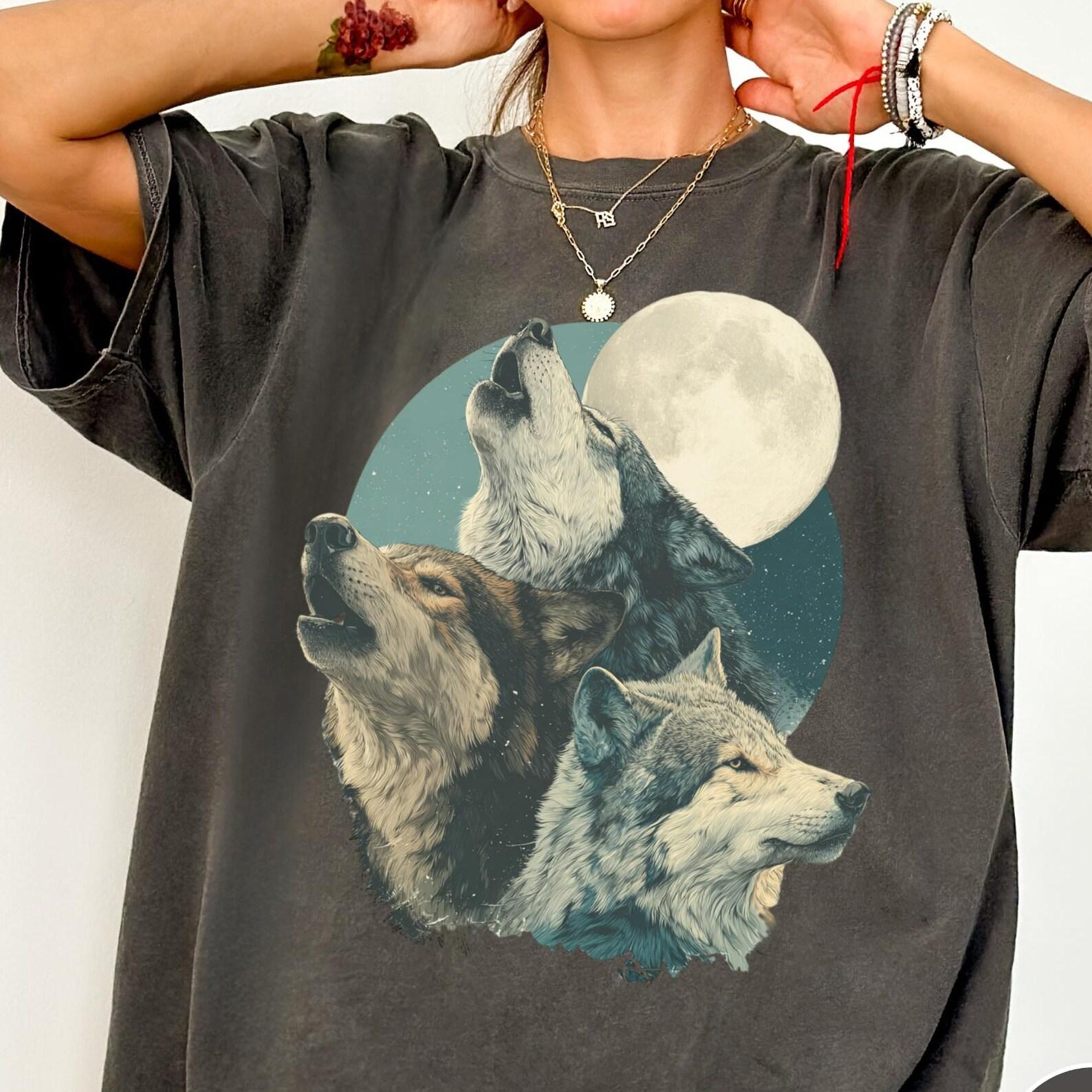 Vintage Wolves Howling at Moon Comfort Colors T-Shirt 4XL