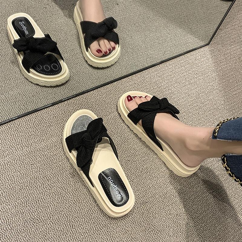 

Крутые тапочки женские новая летняя мода универсальная плоская подошва одно слово для улицы пляжа с юбкой 40 чёрный